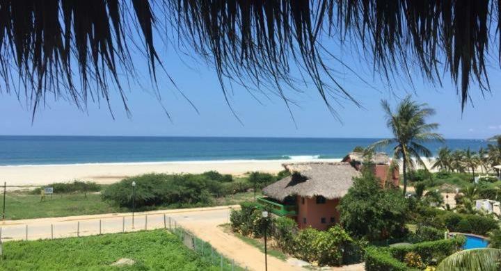 Front Pensión Puerto Escondido (Oaxaca)